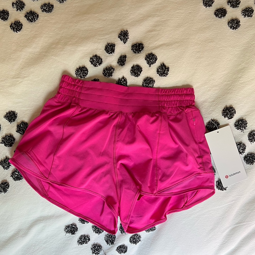 SOLD NWT Hotty Hot High-Rise Lined Short 2.5”